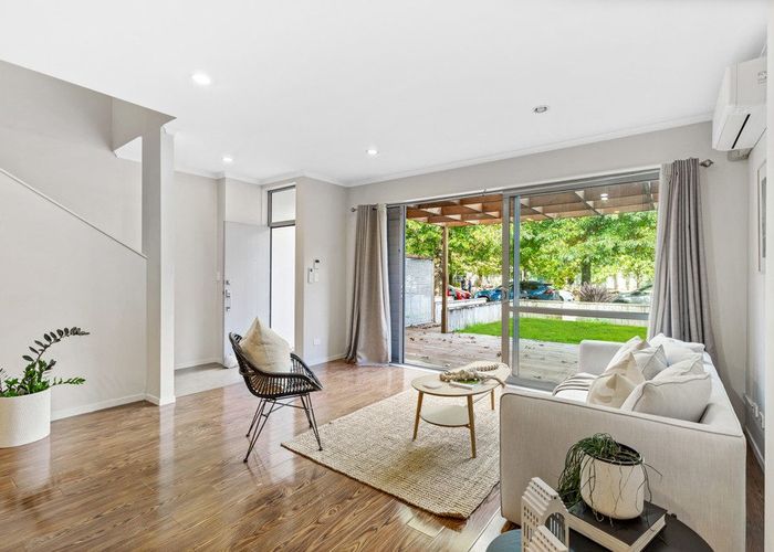  at 11 Kauri Drive, Takanini, Papakura, Auckland