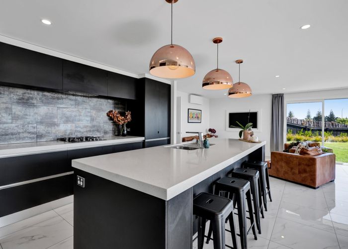  at 4 Vardon Way, Waiwhakaiho, New Plymouth, Taranaki