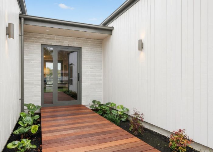  at 3 Waicola Drive, Fitzherbert, Palmerston North, Manawatu / Whanganui