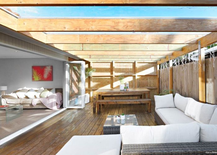  at 2/5 Rewa Road, Three Kings, Auckland City, Auckland