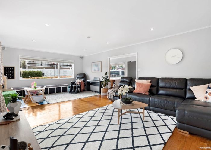  at 12 Mountbatten Avenue, Hillcrest, Auckland