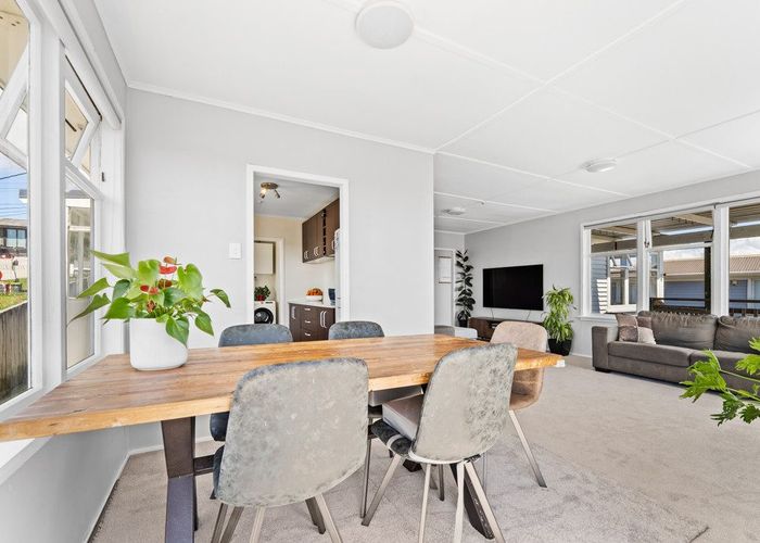  at 19 Rishworth Avenue, Stanmore Bay, Rodney, Auckland