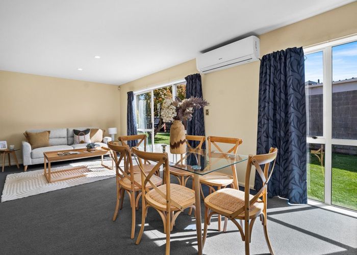  at 2 Warner Place, Heathcote, Christchurch City, Canterbury