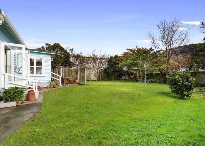  at 25 Findlay Street, Tawa, Wellington