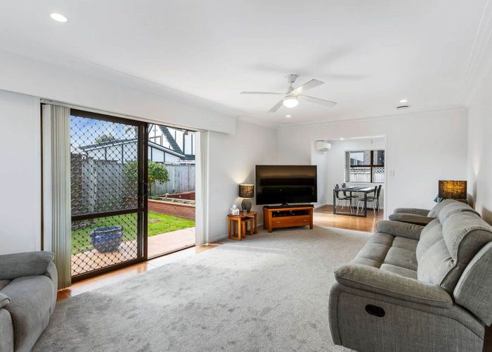  at 2/14 Paton Avenue, Papatoetoe, Auckland