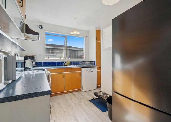  at 114 Gloaming Hill, Titahi Bay, Porirua, Wellington
