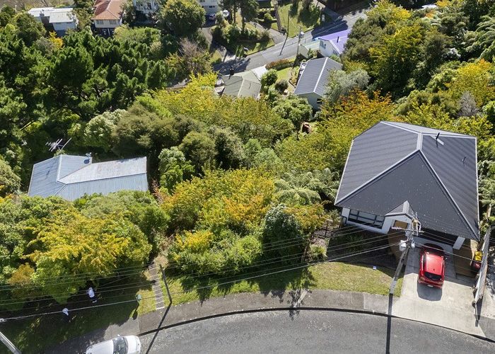  at 8 Castle Crescent, Stokes Valley, Lower Hutt, Wellington