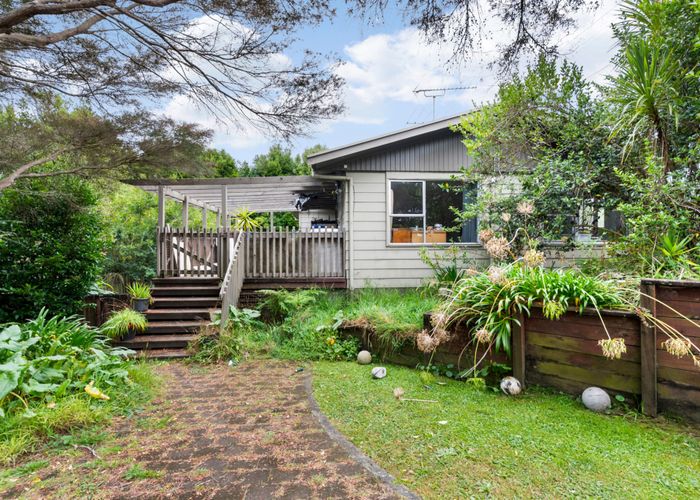 at 26 Reynella Drive, Massey, Waitakere City, Auckland