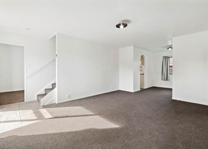  at 1/6 Kindergarten Drive, Conifer Grove, Papakura, Auckland