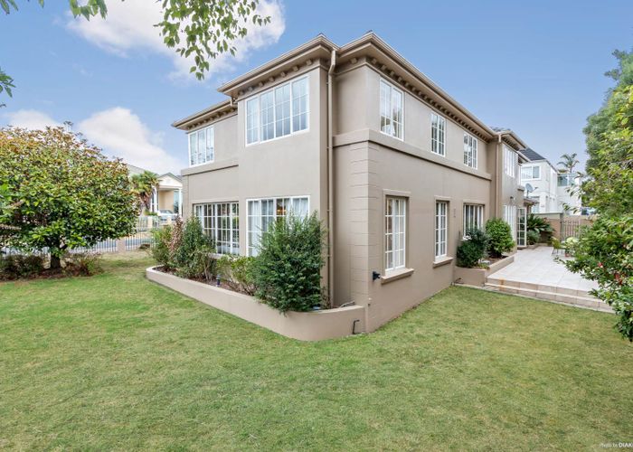  at 17 Haven Crest, Somerville, Auckland