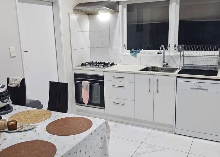  at 2/11 Wentworth Avenue, Papatoetoe, Manukau City, Auckland
