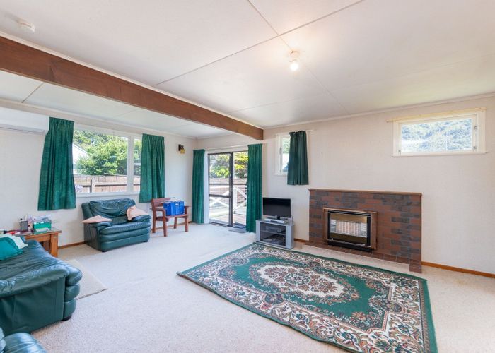  at 4 California Drive, Totara Park, Upper Hutt, Wellington