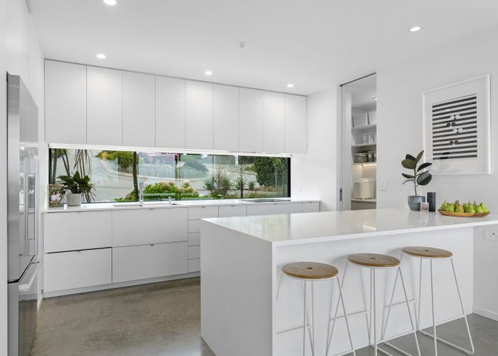  at 17 Old Barrow Heights, Huntsbury, Christchurch
