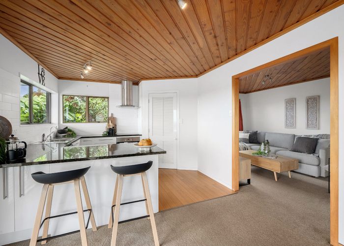  at 10 Mayall Avenue, Beach Haven, Auckland