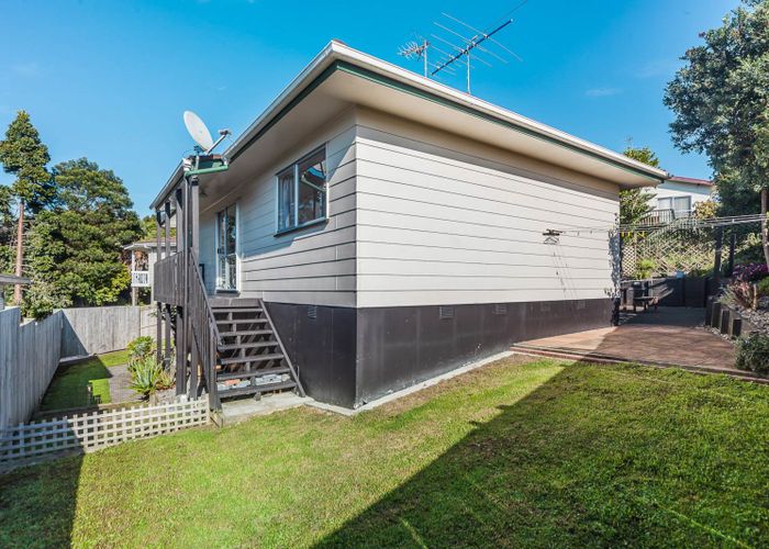  at 6 Lorena Place, West Harbour, Auckland