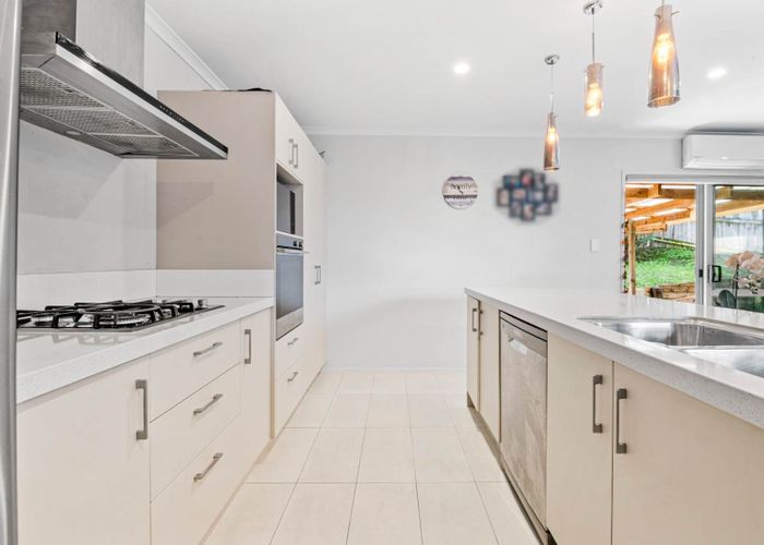  at 42C Hogans Road, Glenfield, Auckland