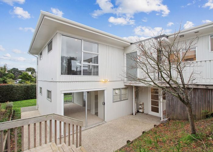  at 2/11 Ripon Crescent, Meadowbank, Auckland City, Auckland
