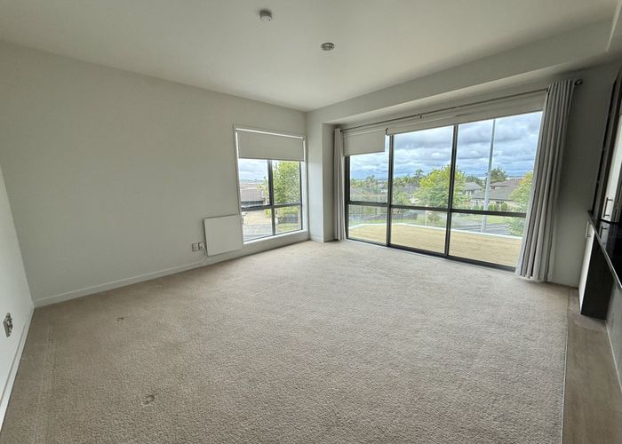  at 1K/136 Stancombe Road, Flat Bush, Manukau City, Auckland