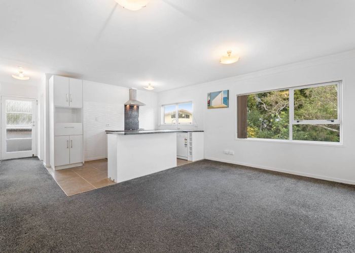  at 4/304 Great North Road, Henderson, Waitakere City, Auckland