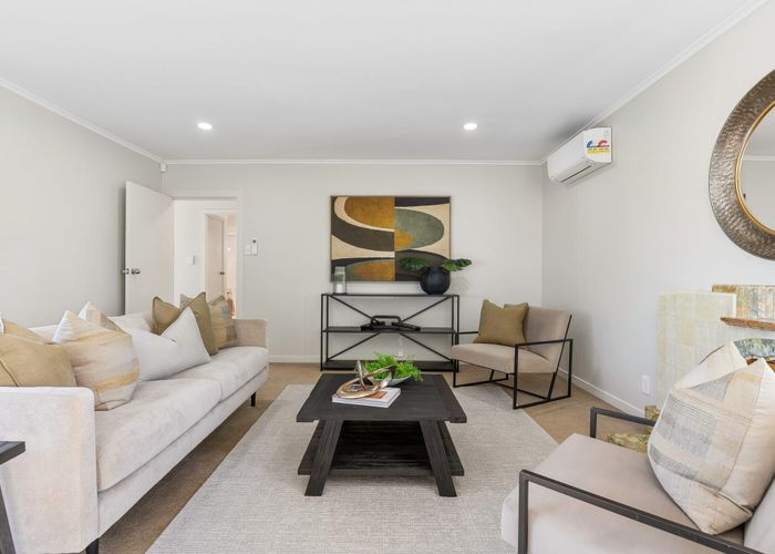  at 2/22 Knights Road, Rothesay Bay, North Shore City, Auckland