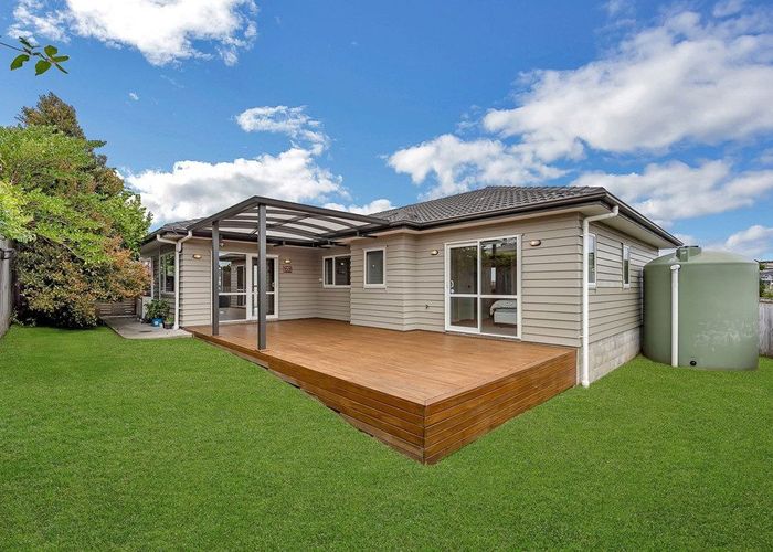  at 1 Nirmal Place, Sunnyvale, Auckland
