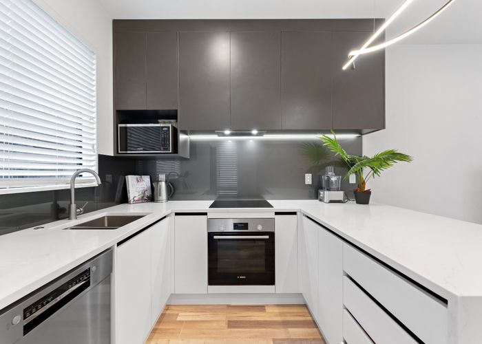  at 5/122 Archibald Road, Kelston, Waitakere City, Auckland
