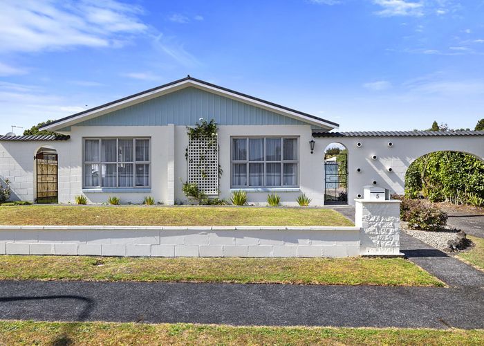  at 5 Wesley Avenue, Frankleigh Park, New Plymouth