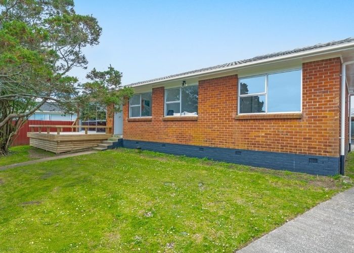  at 5 Raglan Street, Mangere East, Auckland