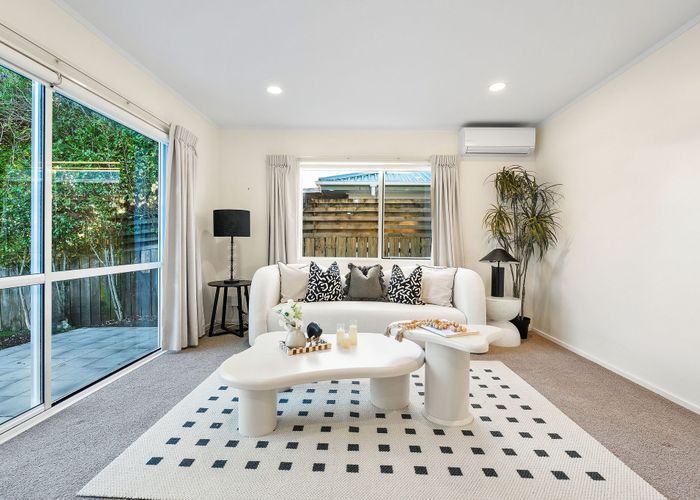  at 299B Glengarry Road, Glen Eden, Waitakere City, Auckland
