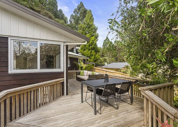  at 20 Daffodil Street, Titirangi, Auckland