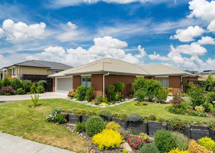  at 8 Briannarose Drive, Fitzroy, Hamilton