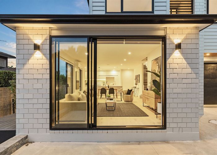  at 35B Corunna Road, Milford, Auckland