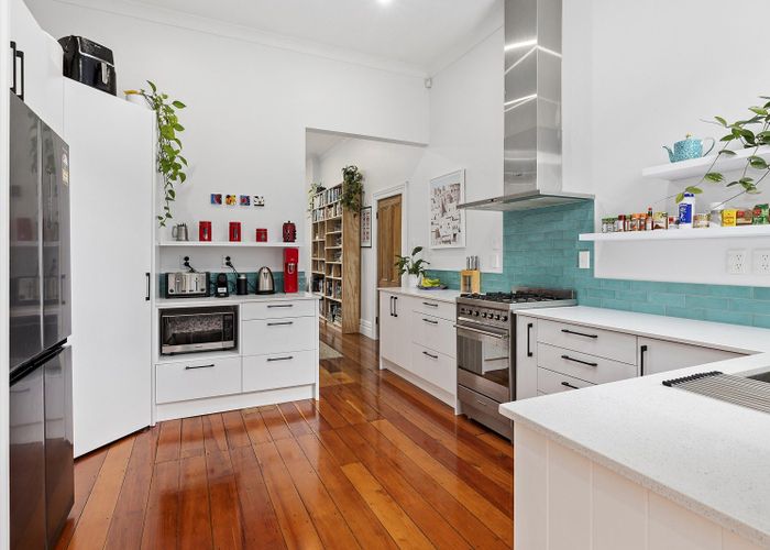  at 17 Myrtle Crescent, Mount Cook, Wellington