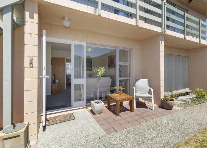  at 5/154 Onepu Road, Lyall Bay, Wellington
