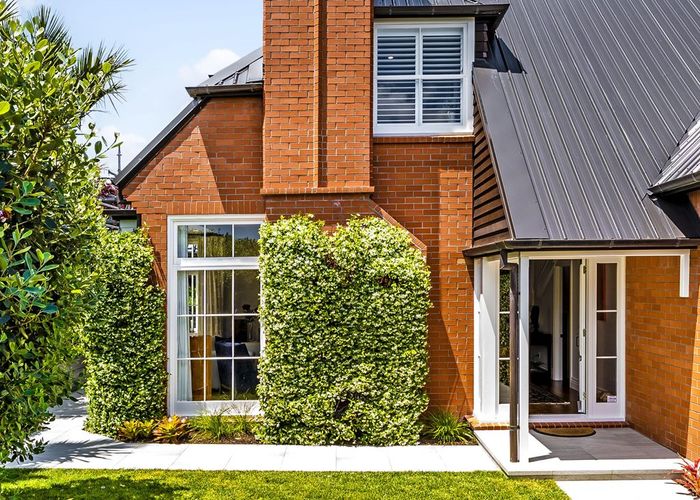  at 22 Burwood Crescent, Remuera, Auckland