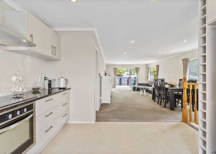  at 21 Mantra Road, Massey, Auckland
