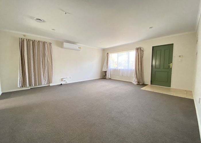  at 15 Dunbarton Dr, Ranui, Waitakere City, Auckland