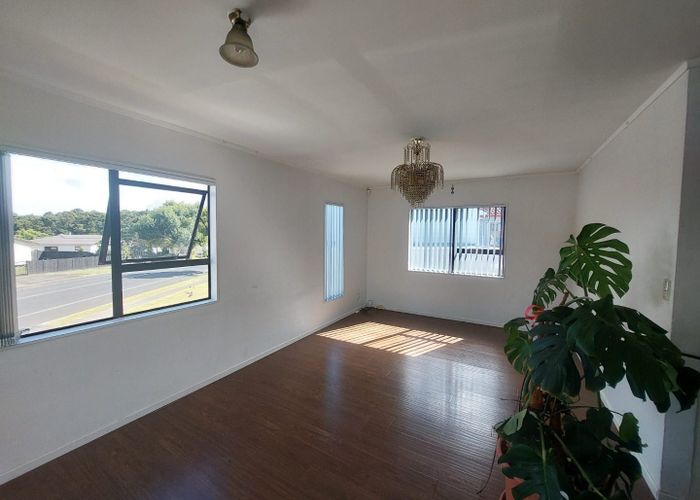  at 42 Everglade Drive, Goodwood Heights, Manukau City, Auckland