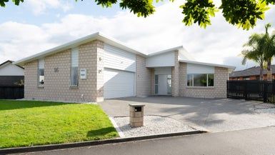  at 16 Cole Thomas Place, Huntington, Hamilton