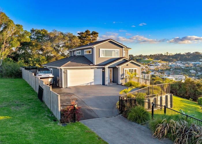  at 8 Waititiro Rise, Stanmore Bay, Whangaparaoa