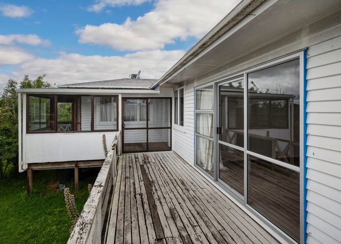  at Henderson, Waitakere City, Auckland