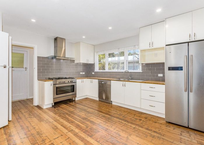  at 21 Peel Place, Wainuiomata, Lower Hutt, Wellington