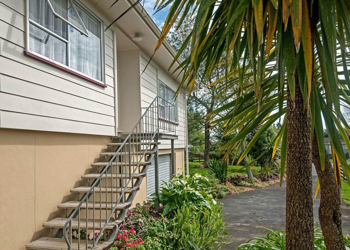  at 9 Andelko Place, Henderson, Waitakere City, Auckland