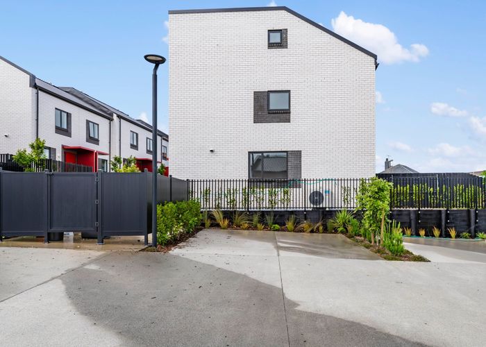  at 6 Tupuke Lane, Mount Roskill, Auckland City, Auckland