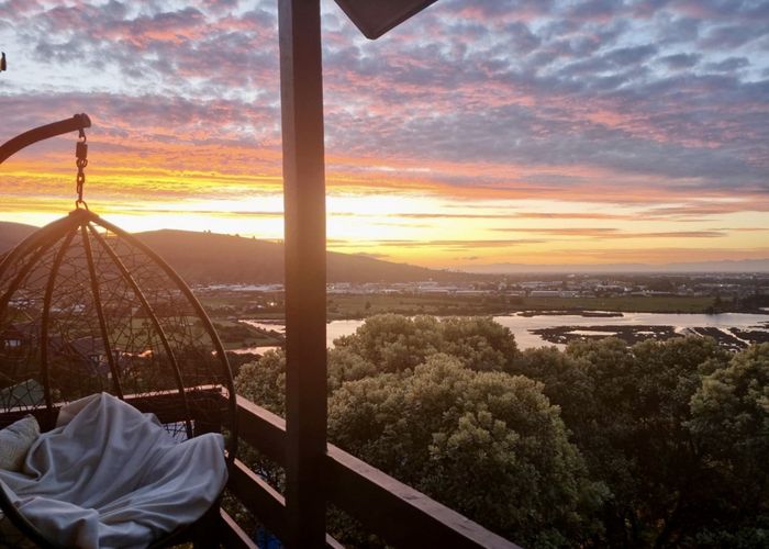  at 10 Osmond Lane, Mount Pleasant, Christchurch