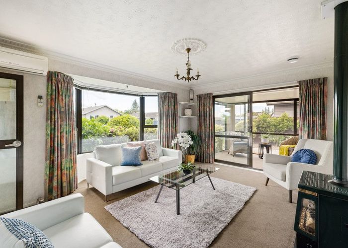  at 2/2 Burnridge Place, Belfast, Christchurch City, Canterbury