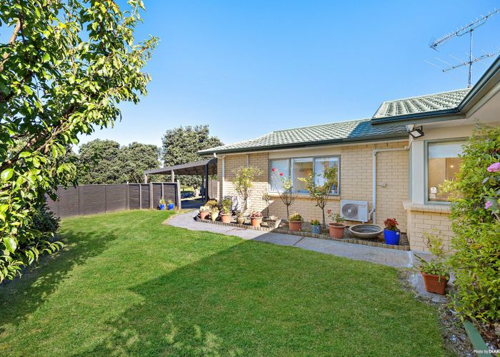  at 8 Sambrooke Crescent, Flat Bush, Auckland