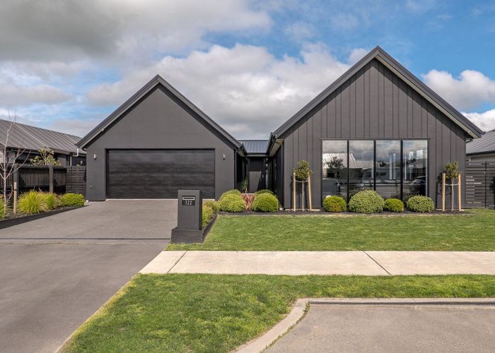  at 122 Southfield Drive, Lincoln, Lincoln