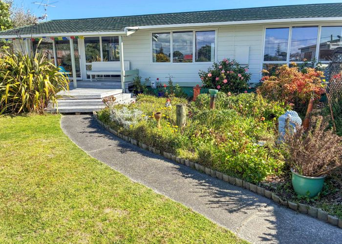  at 1a Field Way, Waikanae Beach, Kapiti Coast, Wellington