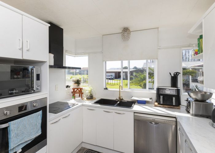  at 112 Main Road, Makaraka, Gisborne
